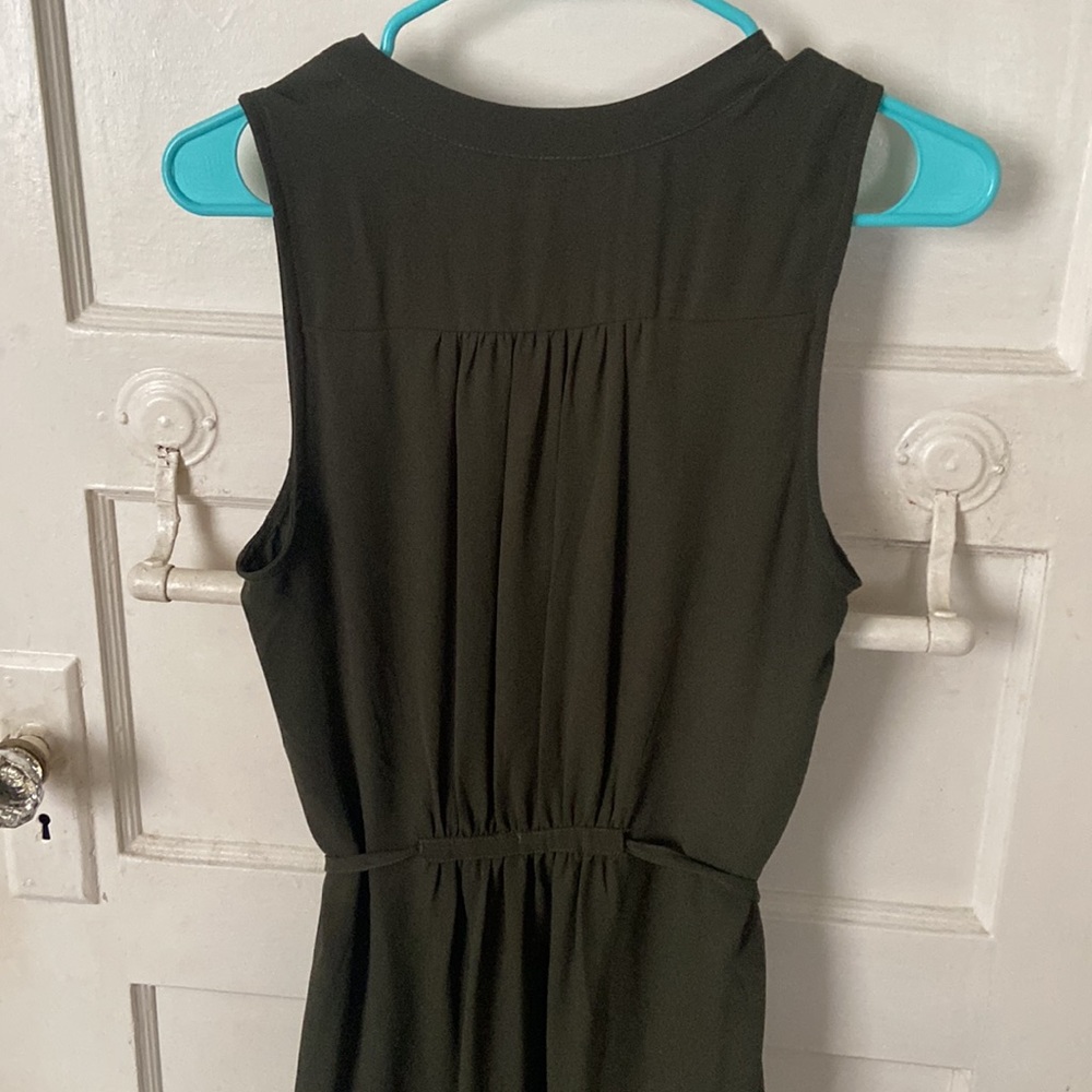 Sleeveless belted dress - Picture 3 of 3